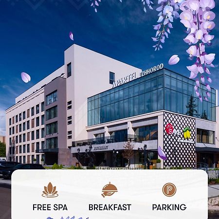 Apartel Uzjhorod Exteriör bild