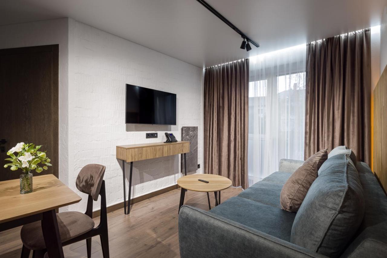 Apartel Uzjhorod Exteriör bild