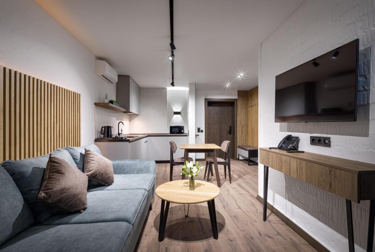 Apartel Uzjhorod Exteriör bild