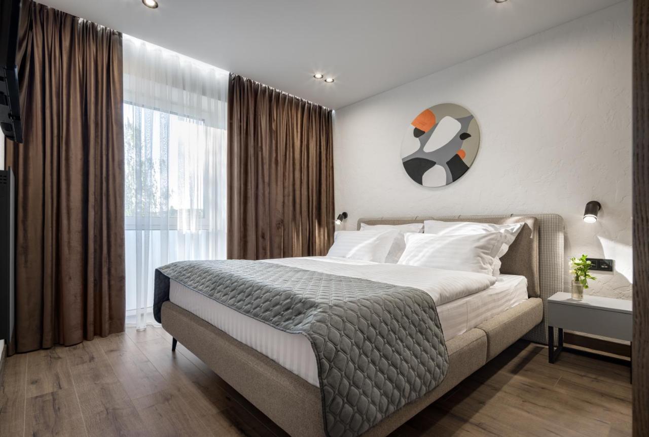 Apartel Uzjhorod Exteriör bild