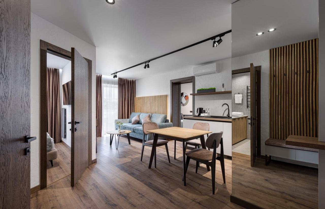 Apartel Uzjhorod Exteriör bild
