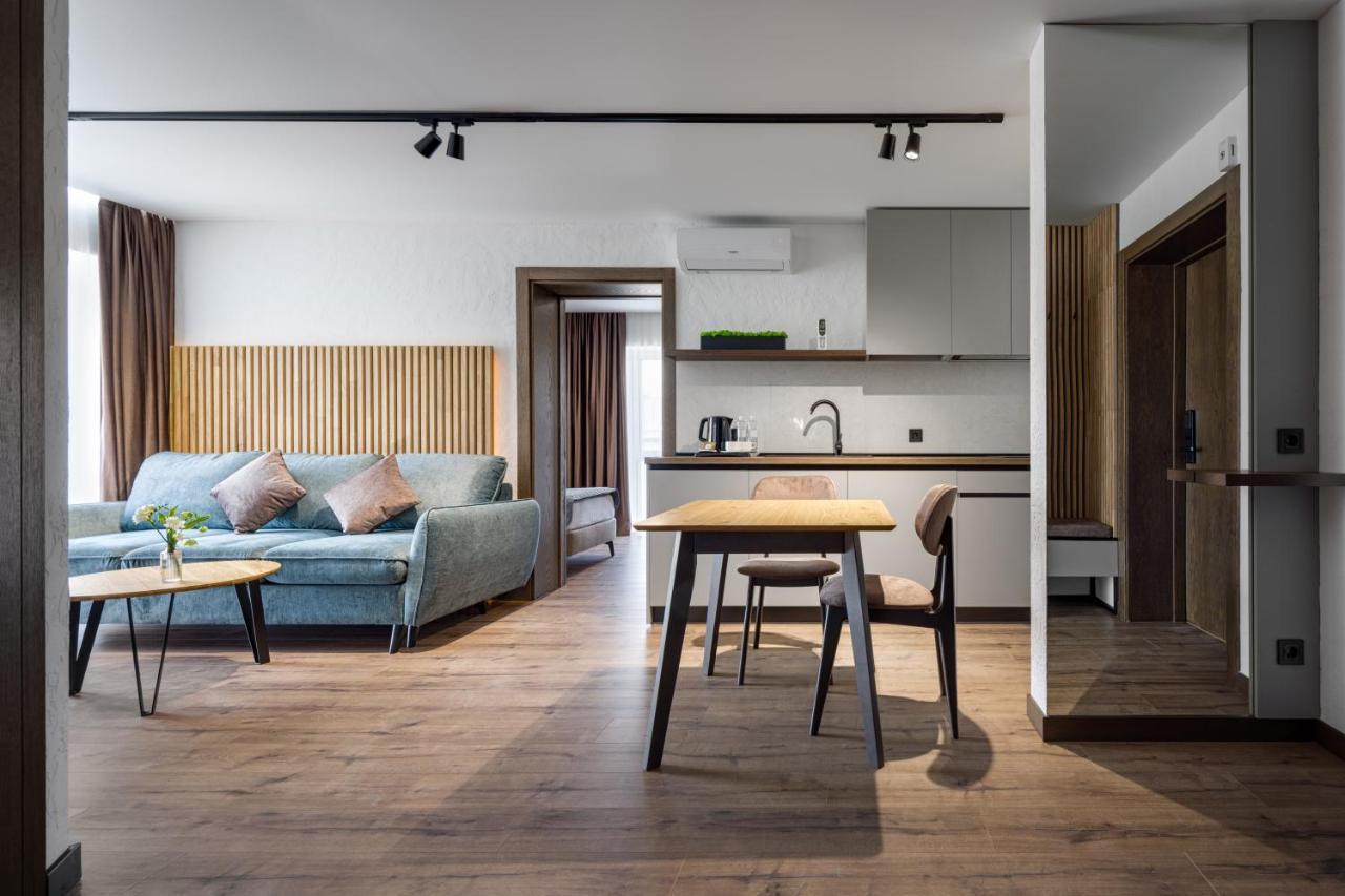 Apartel Uzjhorod Exteriör bild
