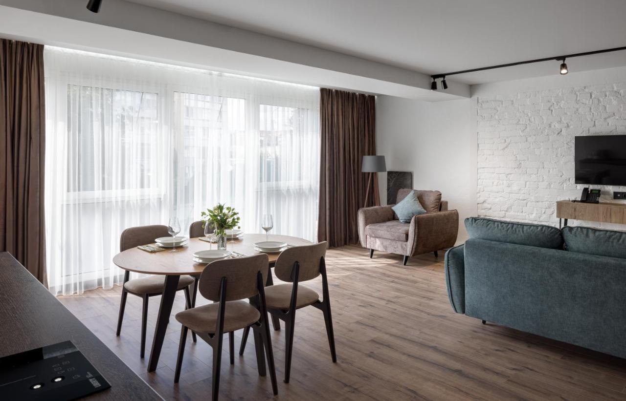 Apartel Uzjhorod Exteriör bild