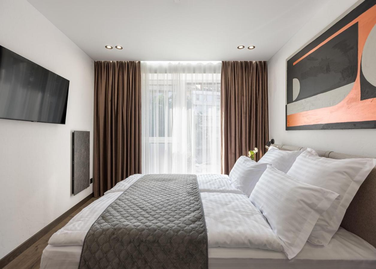 Apartel Uzjhorod Exteriör bild
