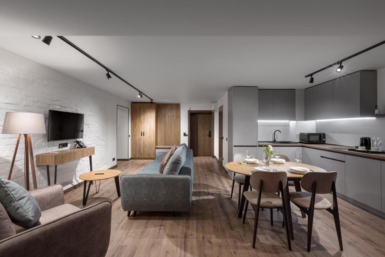 Apartel Uzjhorod Exteriör bild