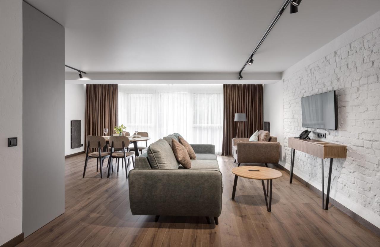 Apartel Uzjhorod Exteriör bild