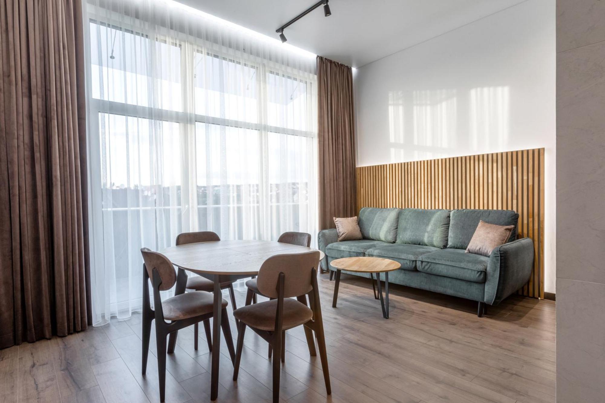 Apartel Uzjhorod Exteriör bild